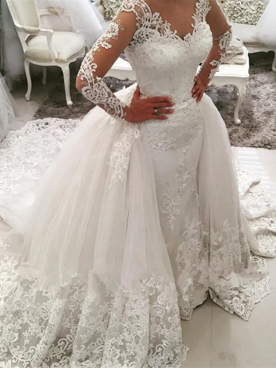 Appliques Long Sleeves Wedding Dress with Train