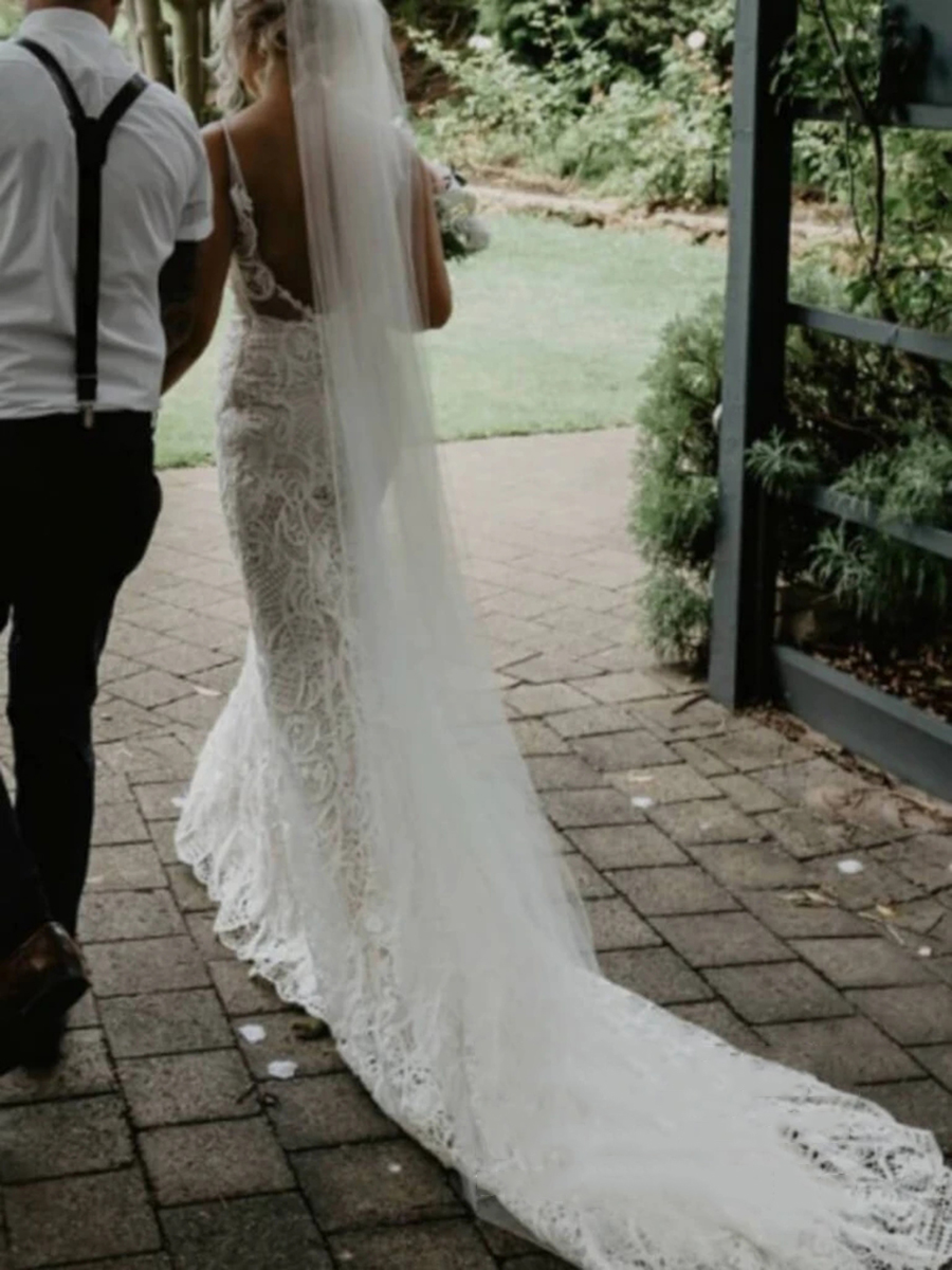 Spaghetti Straps Court Sleeveless Lace Garden Outdoor Wedding Dress 2020