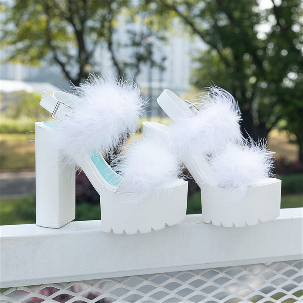 Line-Style Buckle Round Toe Feather Sandals