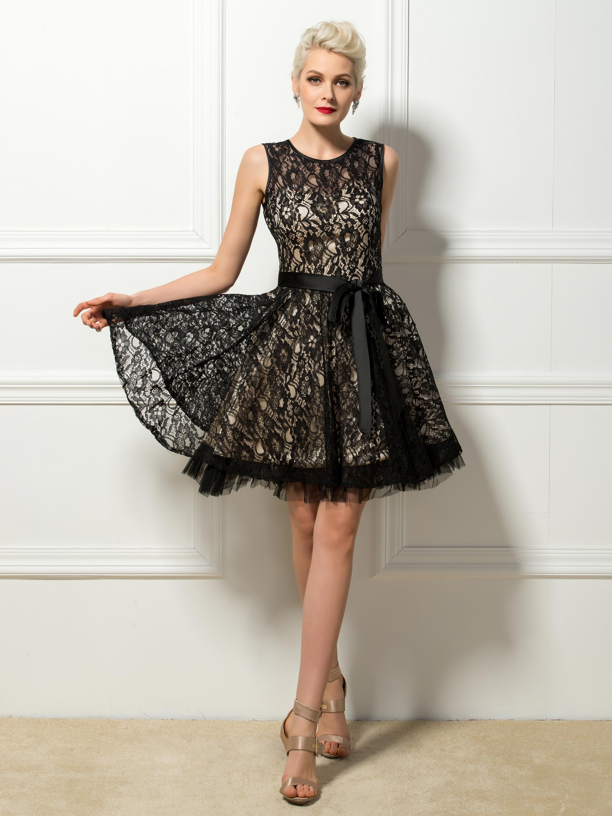 Jewel Neck A-Line Black Lace Cocktail Dress