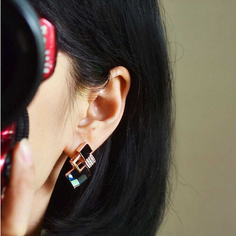 Gem Diamond-Shaped Geometry Earrings