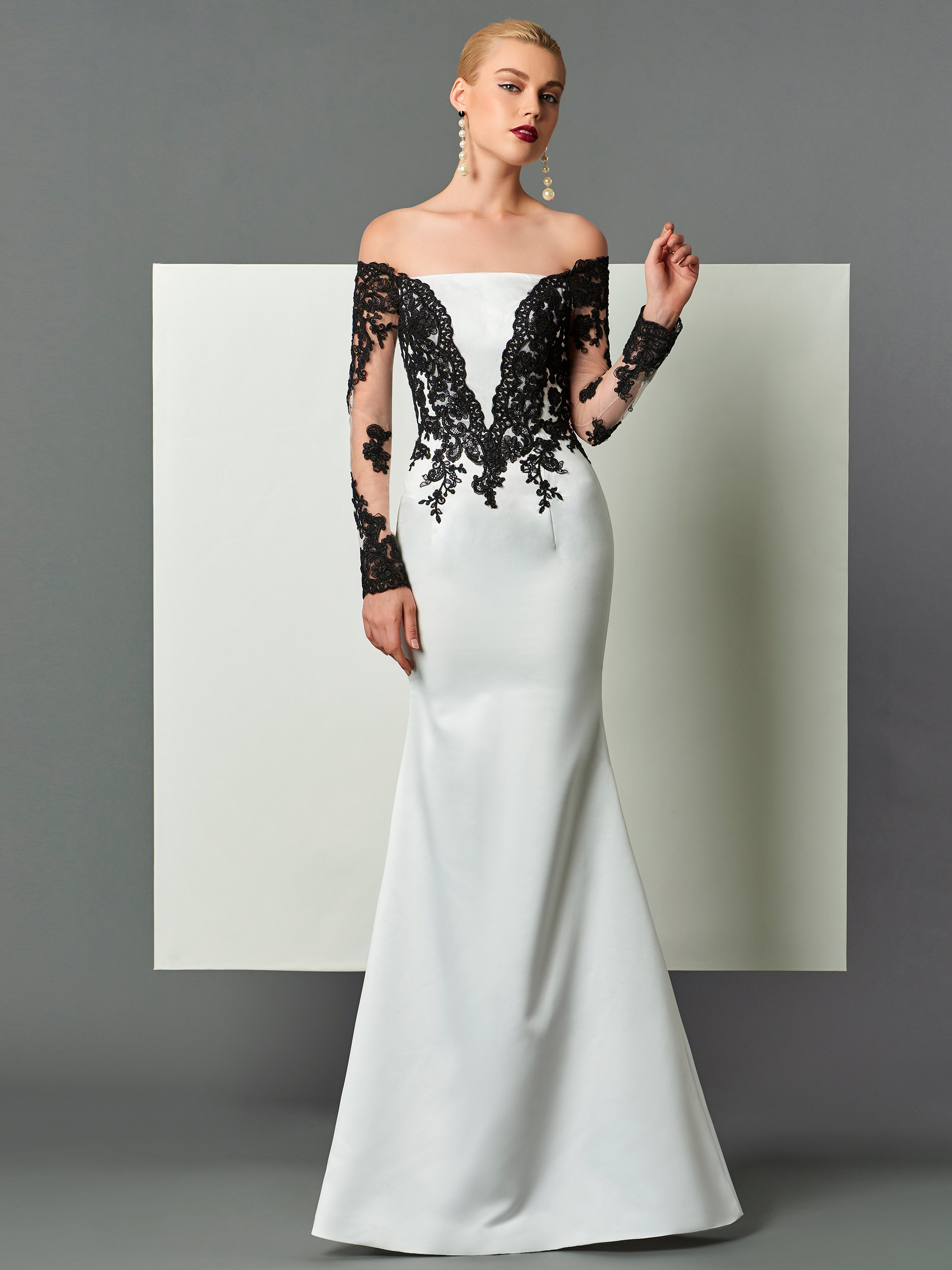 Ericdress Elegant Sheath/Column Sheer Scoop Neck Long Sleeve Evening Dress