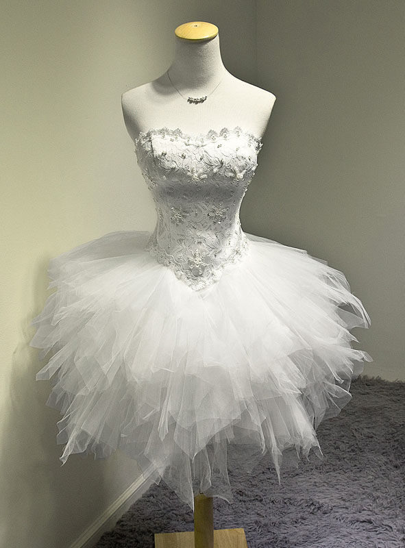 Pretty A-Line Strapless Appliques Beading Sweet 16 Dress