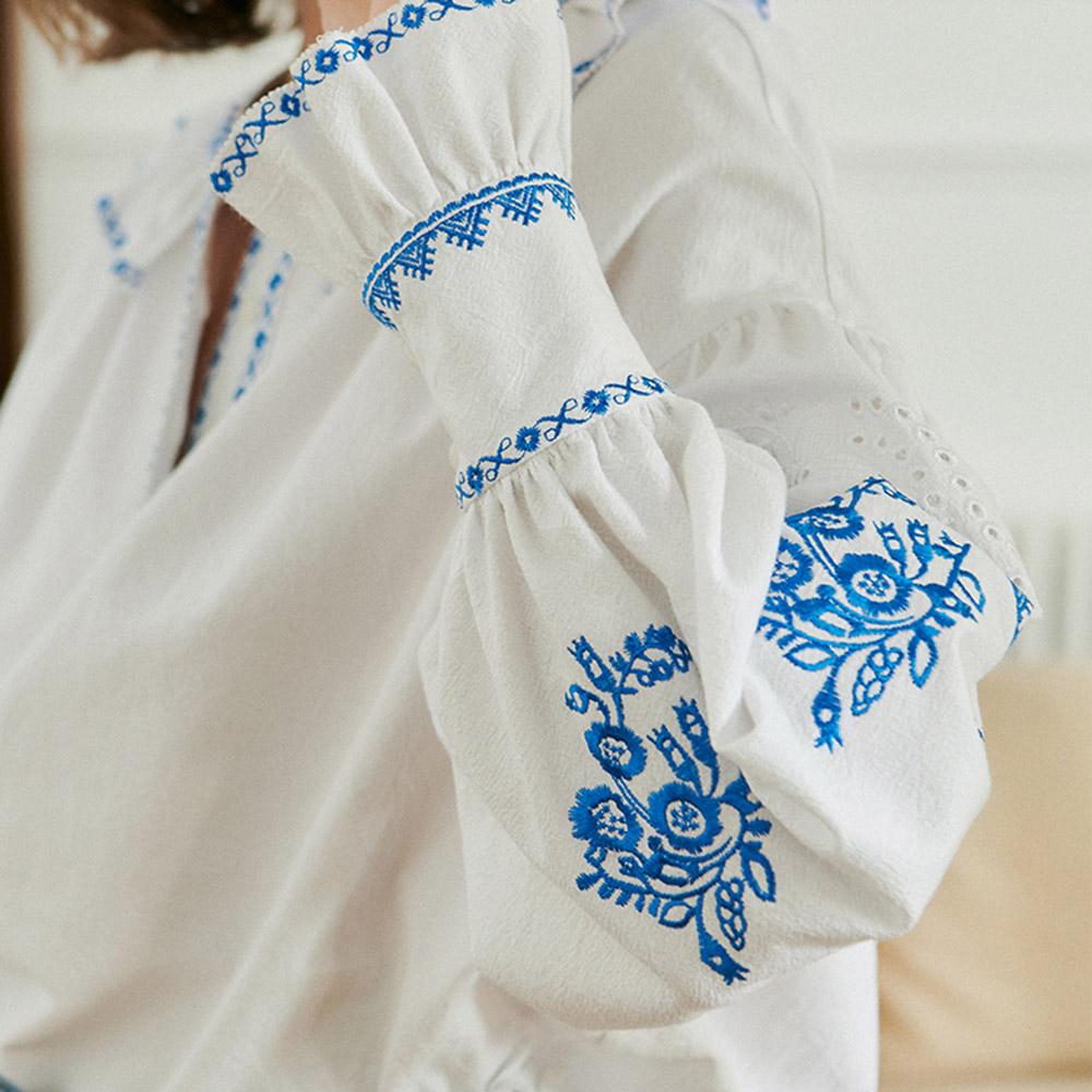 Color Block Embroidery Long Sleeve Women's Blouse