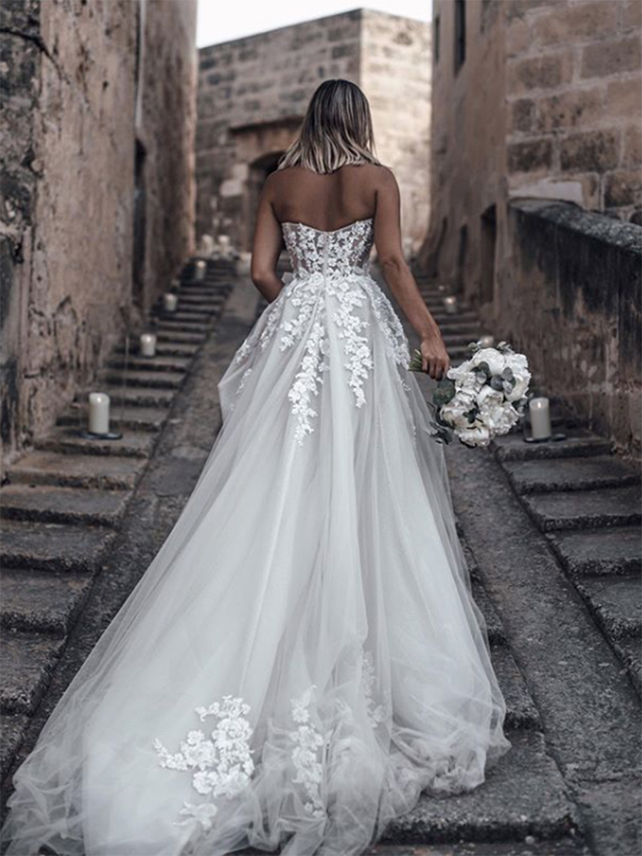 Sleeveless Sweetheart Floor-Length A-Line Hall Wedding Dress