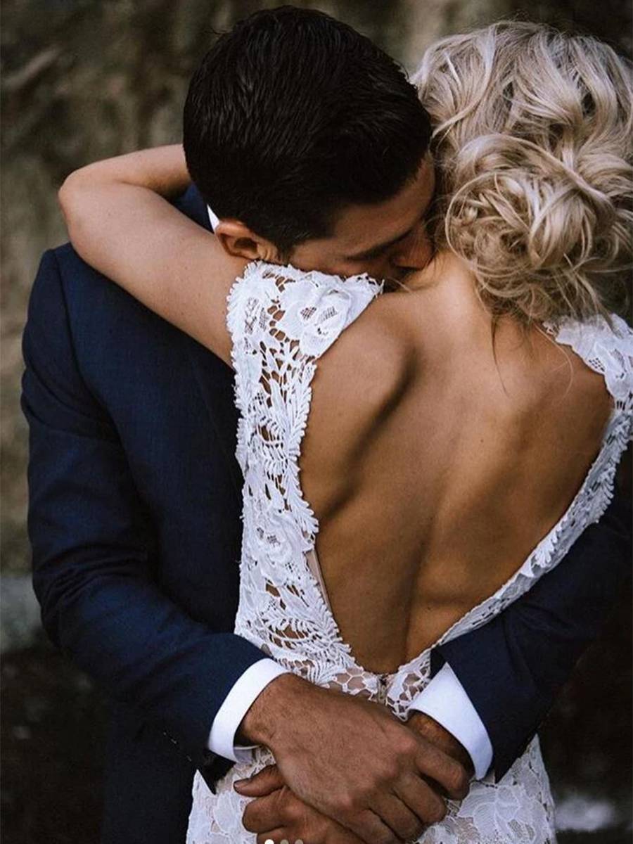 V-Neck Trumpet/Mermaid Lace Cap Sleeves Church Wedding Dress