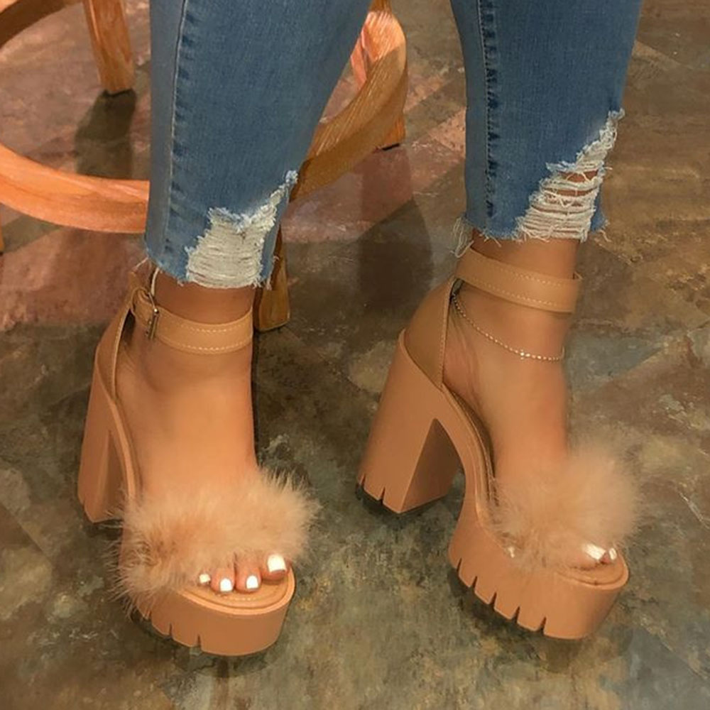 Line-Style Buckle Open Toe Chunky Heel Casual Sandals