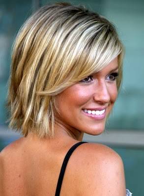 Hot Sale Woman Casual Short Straight Wig with Side Bang 10 Inches Makes You More Charming