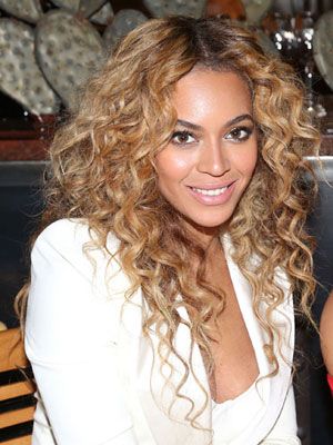 Beyonce Lace Front Cap Human Hair Curly 18 Inches 120% Wigs
