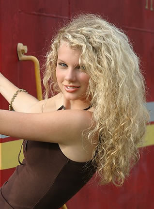 Taylor Swift Style Knotted Natural Curly Lace Front Cap Synthetic Hair 20 Inches 150% Wigs