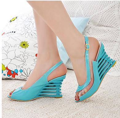 Line-Style Buckle Open Toe Western Sandals