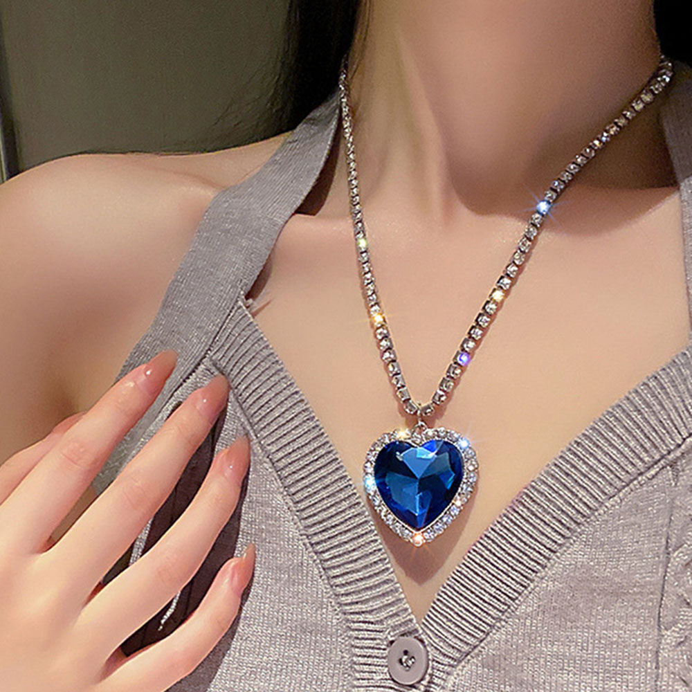 Korean Diamante Heart-Shaped Pendant Necklace Female Necklaces