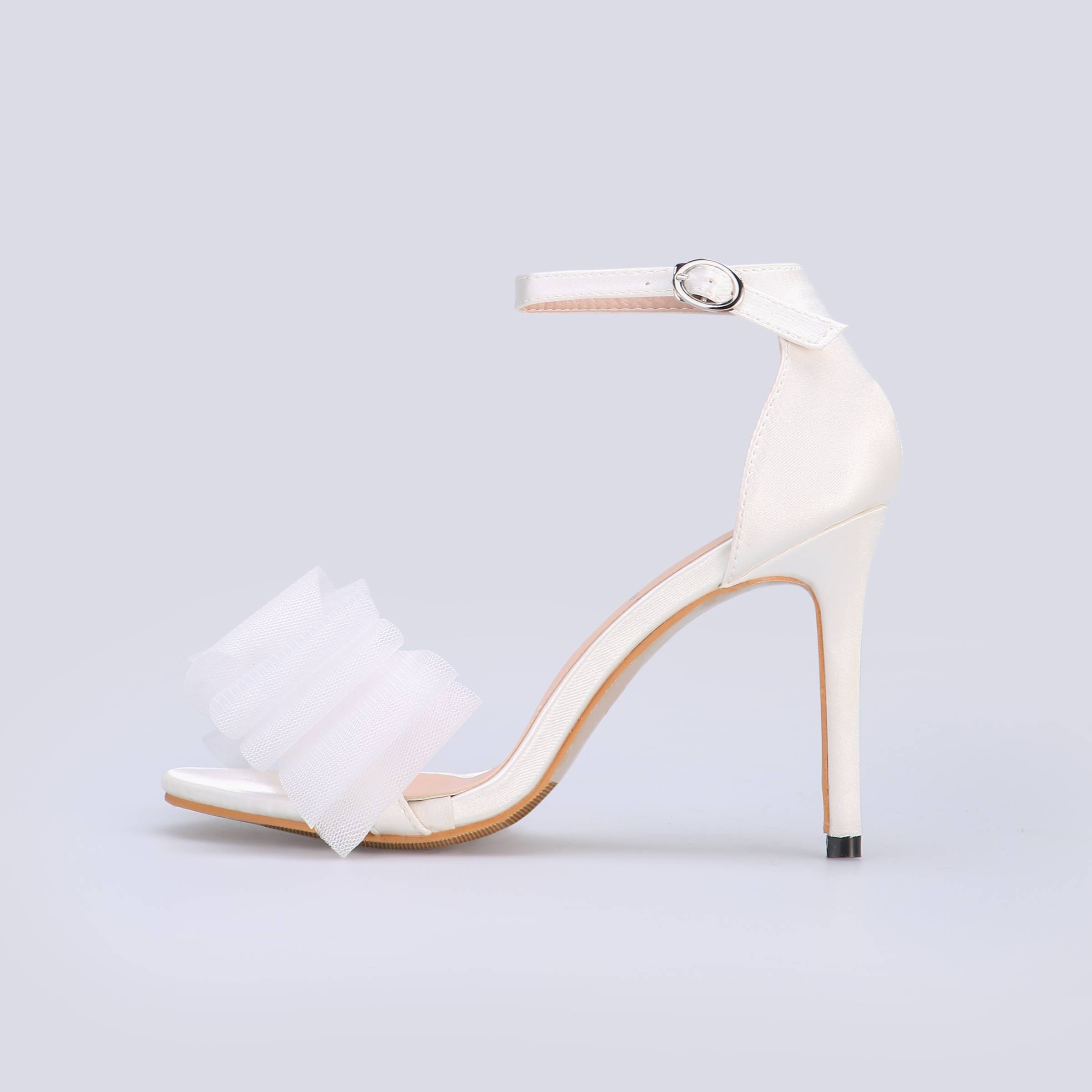 Round Toe Stiletto Heel Buckle Heel Covering Western Sandals