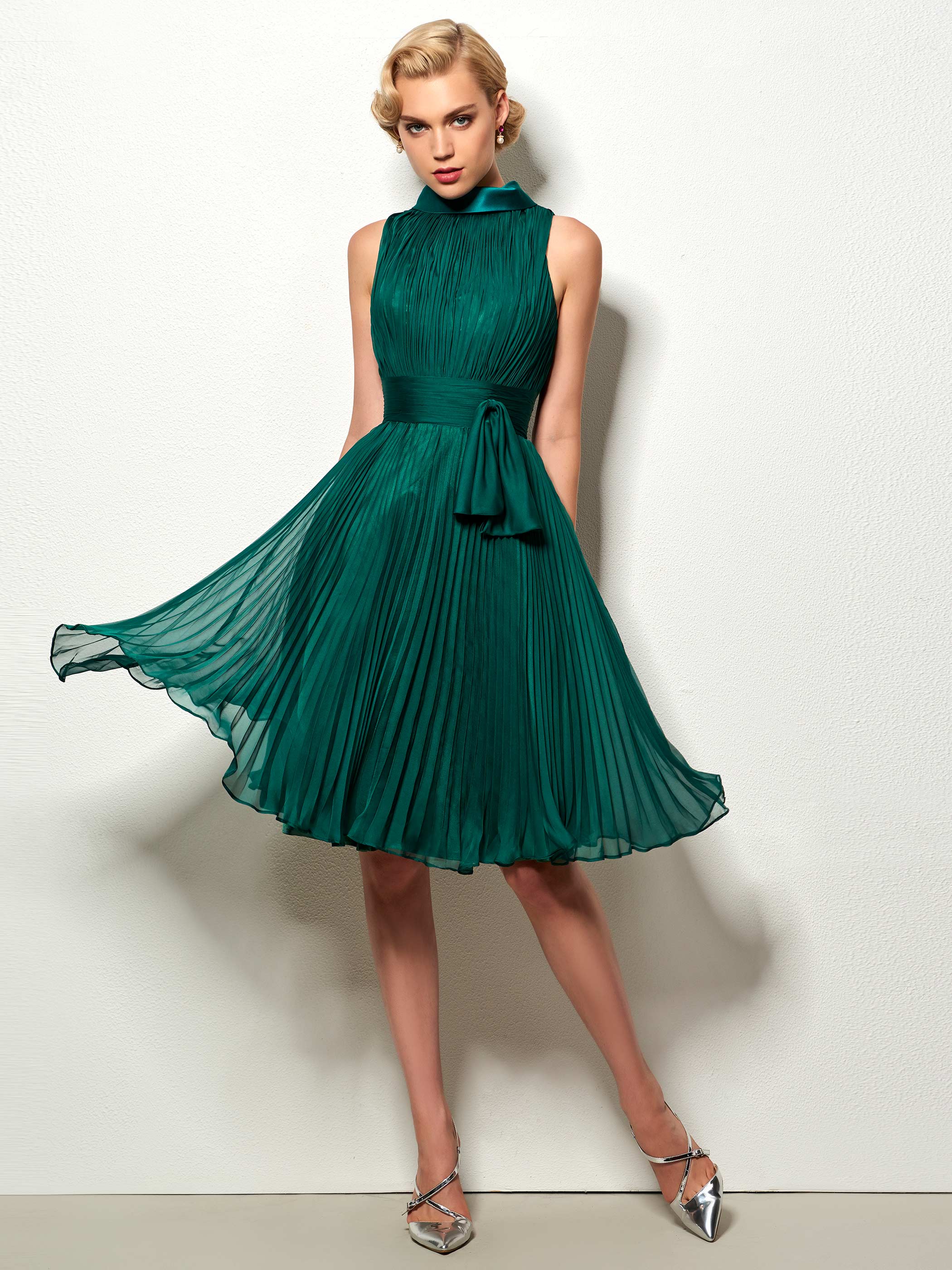 High Neck Sashes Ruched Knee-Lenth Cocktail Dress