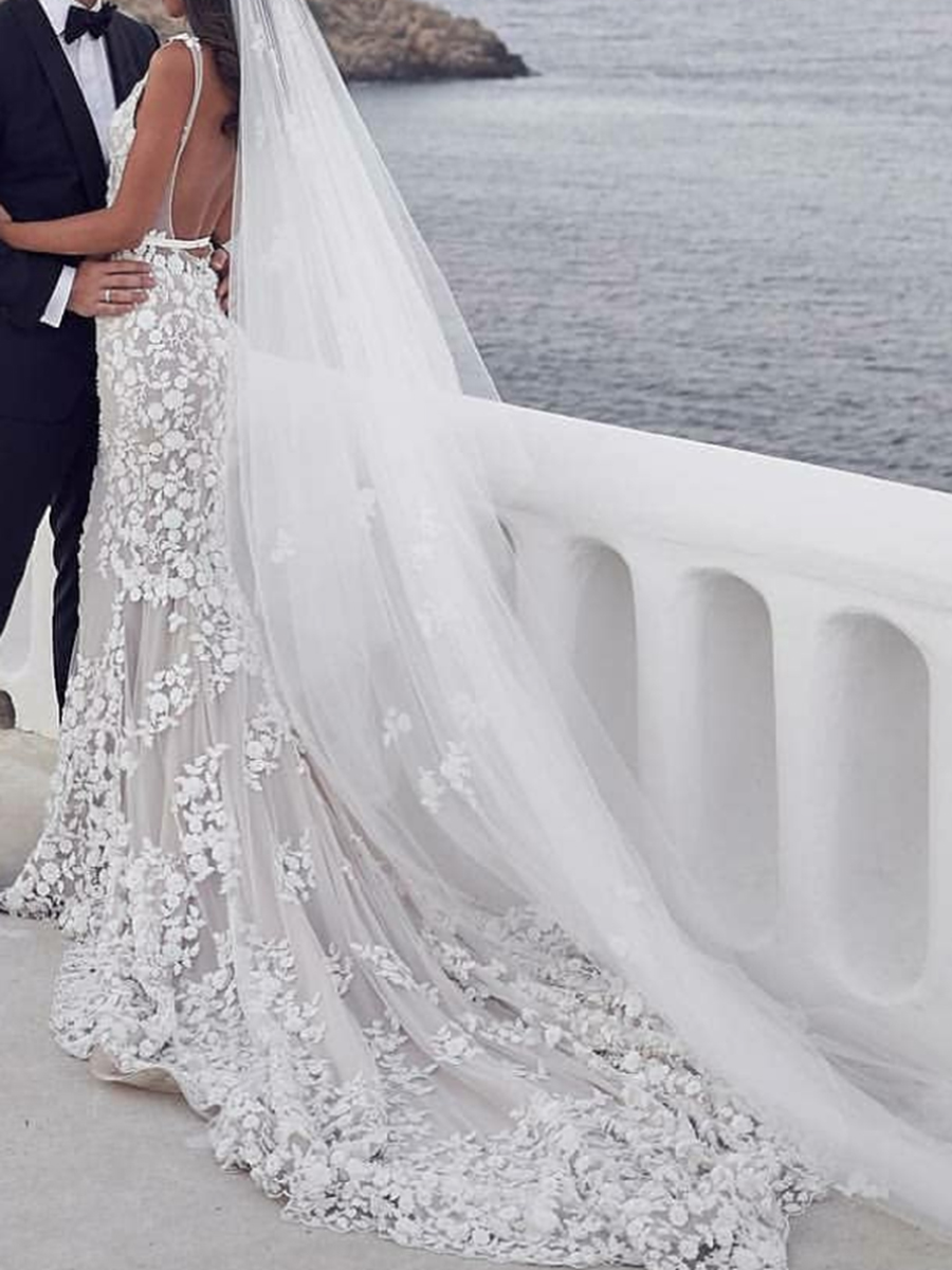 Deep V-Neck Lace Appliques Mermaid Backless Wedding Dress