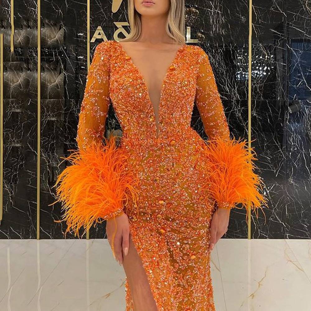 Floor-Length Trumpet/Mermaid V-Neck Feather Formal Dress