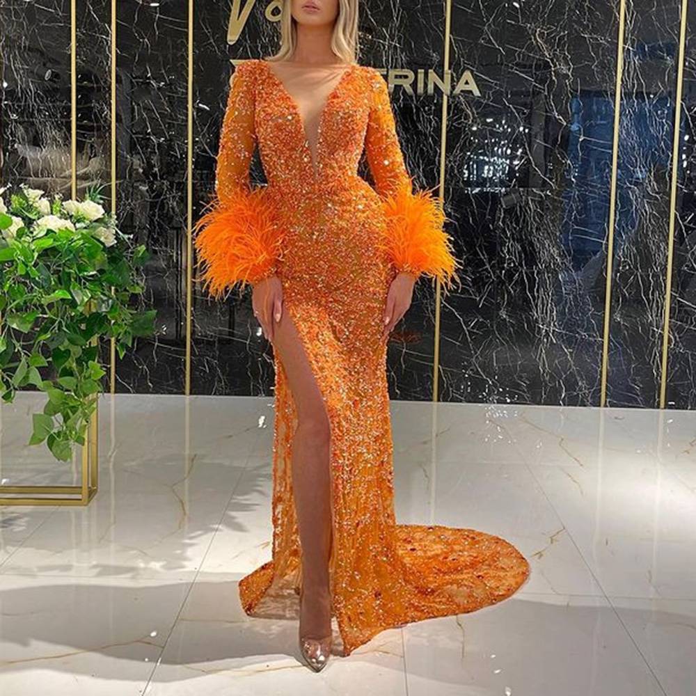 Floor-Length Trumpet/Mermaid V-Neck Feather Formal Dress