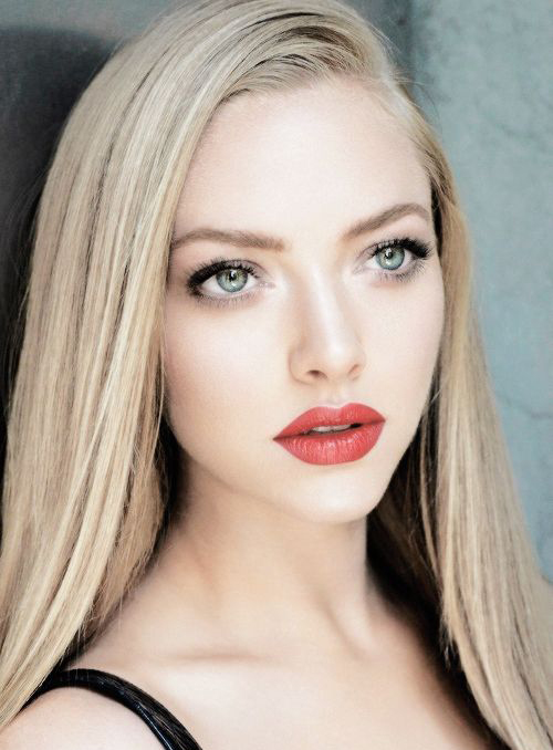 Amanda Seyfried Long Straight Lace Front Cap Synthetic Hair Wigs 18 Inches