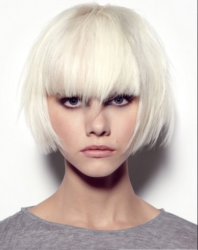 Stylish Dapper Short Rocker Hairstyle Fashionable Straight Blonde Wig with Special Layered Hair Cut