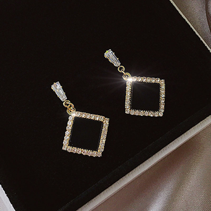 Women's Korean Style Geometric Pattern Silver Material Drop Earrings For Party/Birthday/Gift