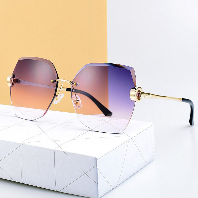 Fashion Style Women/Ladies Square Shape Metal Frame Resin Anti UV Lens Optical Attribute Sunglasses