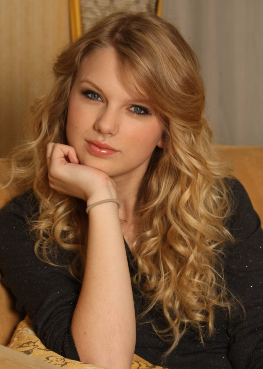 Taylor Swift Hairstyle Sexy Women's Wavy Long Synthetic Hair Wigs Capless Wigs 26inch