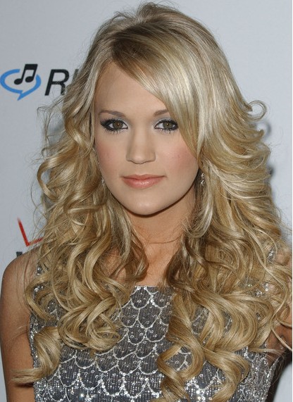 New Fabulous Fashion Carrie Underwood Hairstyle Long Wavy Blonde Lace Wig 20 Inches