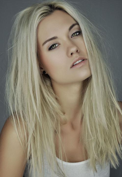 Best America Next Top Model Laura James Messy Hairstyle Long Straight Blonde Lace Front 100% Human Hair Wigs 18 Inches